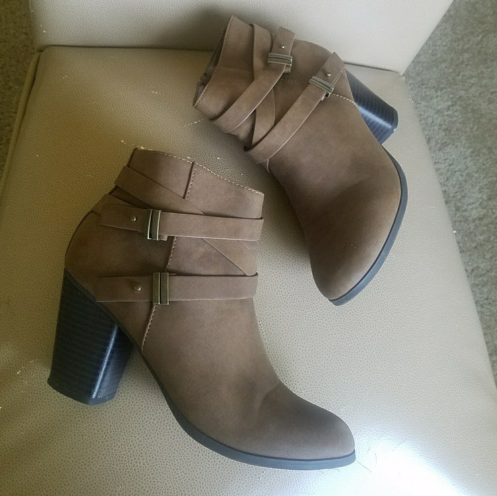 Charlotte Russe || Brown Booties